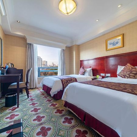 Ramada Yichang Hotel Exteriér fotografie