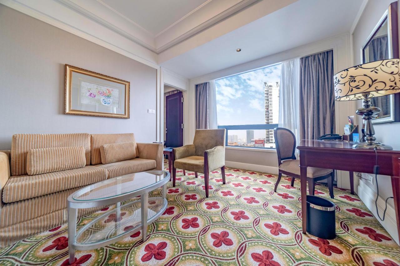 Ramada Yichang Hotel Exteriér fotografie